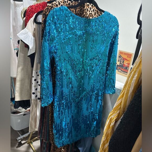 Maggy London Women's Long Sleeve Back V-Neck Sequin Dress Size 8 - Picture 5 of 5